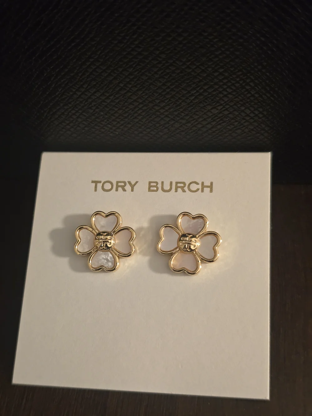 NEW Tory Burch Mother of Pearl Clover Flower Stud Earrings Gold Tone